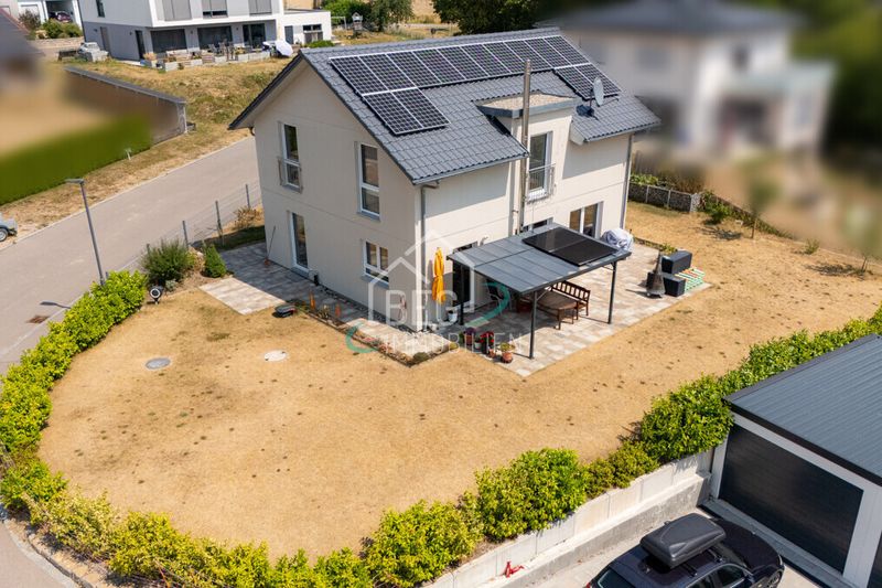 Einziehen und wohlfühlen: Modernes Eigenheim mit vielen Extras
